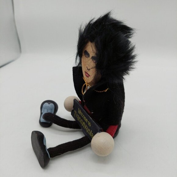 Dracula Ornament Wood Resin Feathers "Welcome To Transylvania" 6" Shelve Sitter - Picture 3 of 7